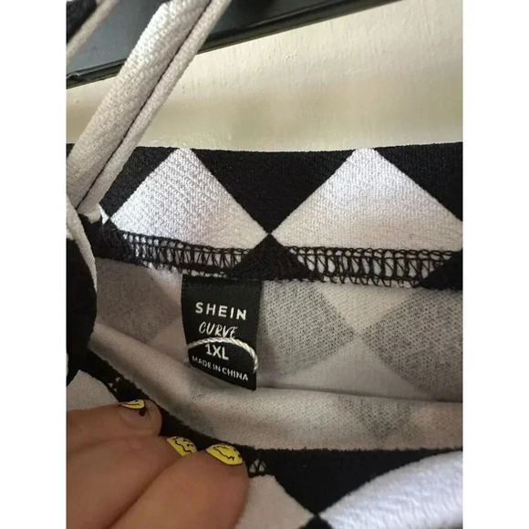 SHEIN Curve women’s size 1x-large black and white diamond bra and skirt - Picture 5 of 7